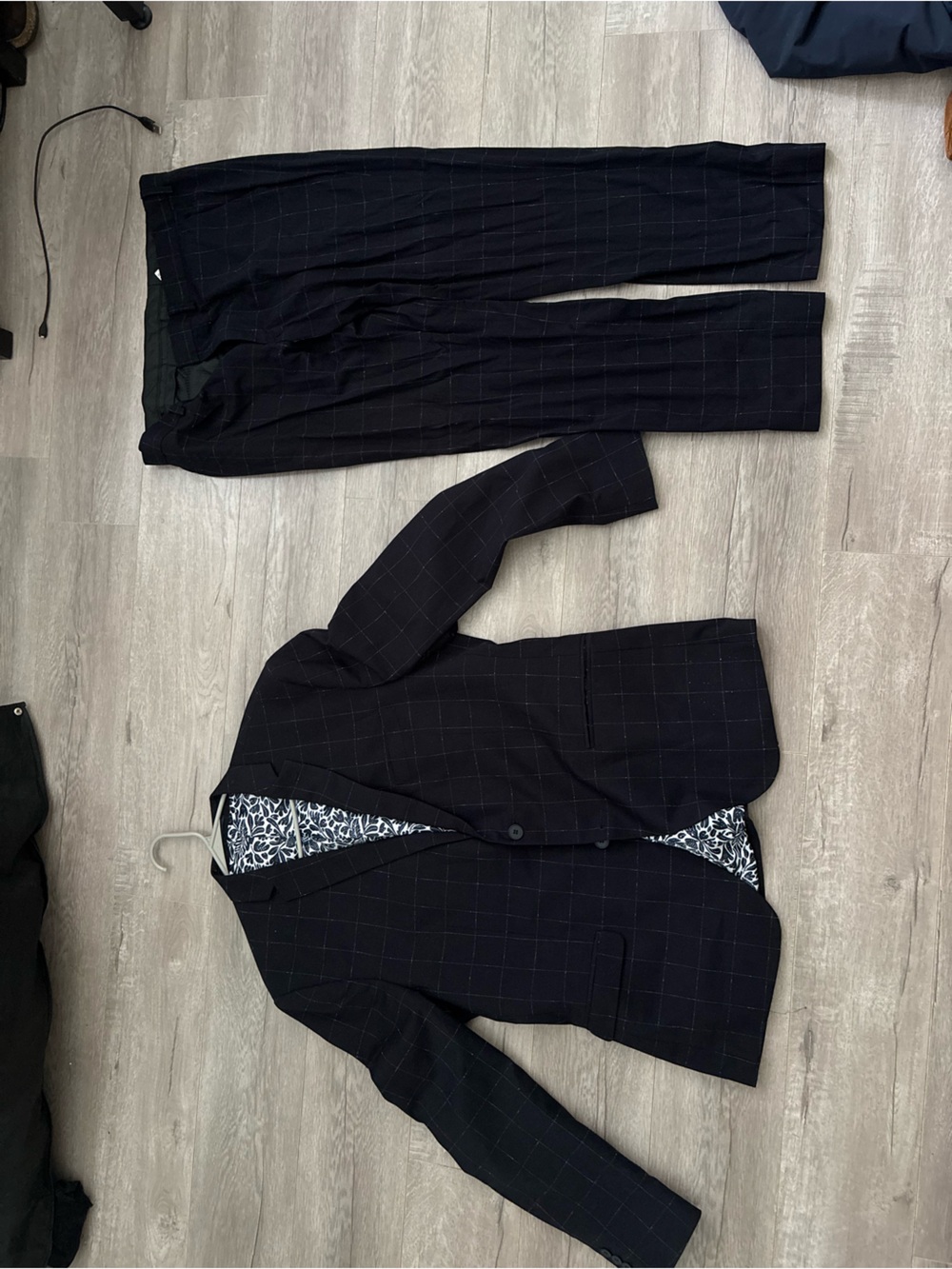 Men’s Black Windowpane Check 2-Piece Suit Blazer & Pants